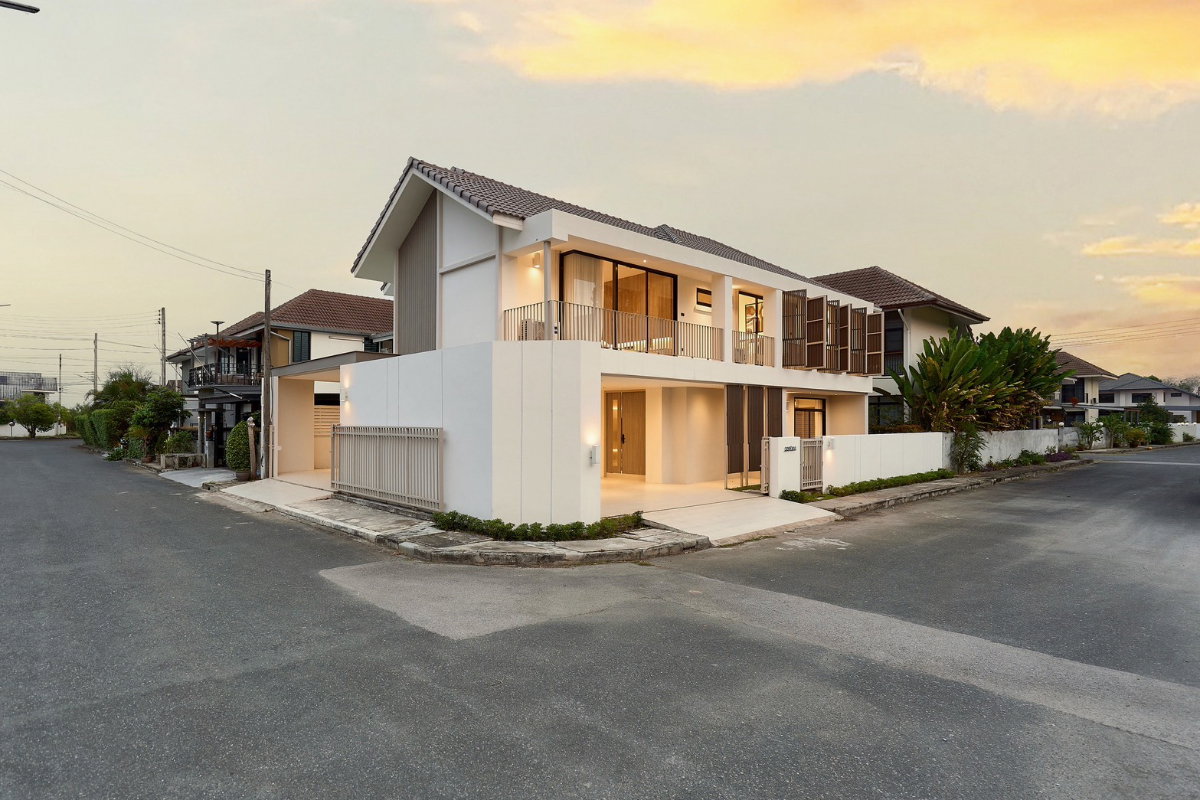 รูป บ้านเดี่ยว2ชั้น รีโนเวทใหม่ พร้อมคลับเฮาส์สระว่ายน้ำในโครงการ พร้อมระบบรักษาความปลอดภัย24ชั่วโมง #CHD101799 - รูปที่ 4/57