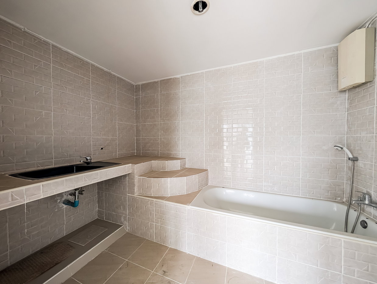 รูป Somphong Condotel for Sale As-Is Large Sea View Condo - รูปที่ 13/15