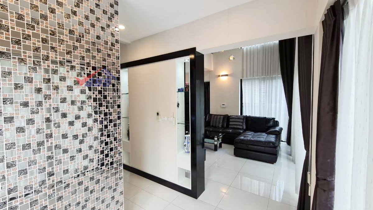 รูป 🏡 ให้เช่าบ้าน - บ้านลุมพินี สวนหลวง ร.9 สไตล์ Modern Luxury แปลงมุมส่วนตัวสูง ลมดี แสงเข้าทั่วบ้าน REF. 067HSRK - รูปที่ 7/25