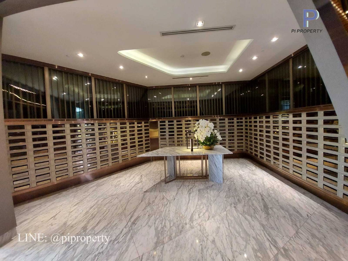 picture Fully furnished 1Bed unit for rent in Esse at Shingha Complex. High floor with an open view. Asoke - Rama 9 accessible easily and Singha Complex  - 22/35