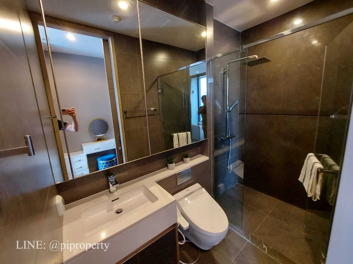 picture Fully furnished 1Bed unit for rent in Esse at Shingha Complex. High floor with an open view. Asoke - Rama 9 accessible easily and Singha Complex  - 14/35