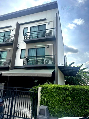 Townhouses for rent วิทยาลัยดุสิตธานี : 📌 For Rent 3-story Townhouse BAAN KLANG MUANG SRINAKARIN-ONNUT 3 bedroom 3 bathroom