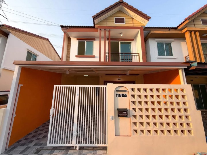 Townhouses for sale : 🔥Corner Townhome for Sale at Pisan Village Liab Wongwaen-Rama 2 Near Rama 2 Road