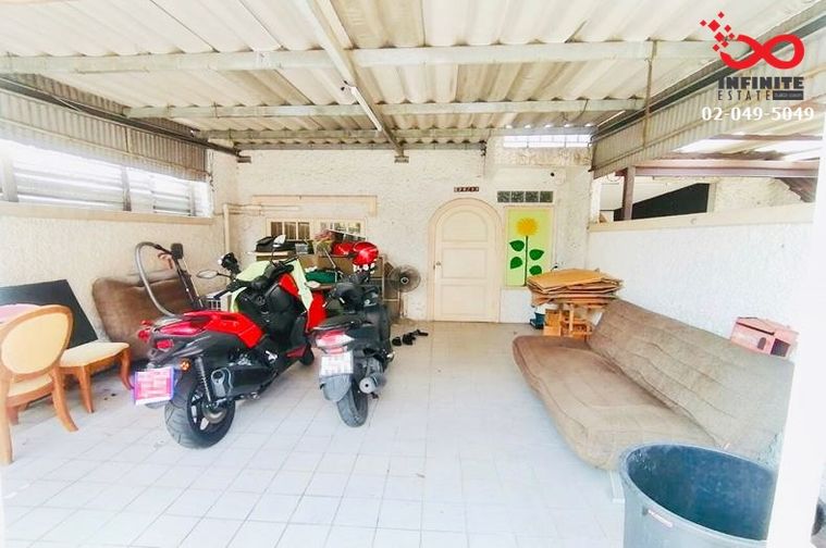 ขายทาวน์โฮม 4 ห้องนอน 24 ตร.ว. เขตห้วยขวาง
