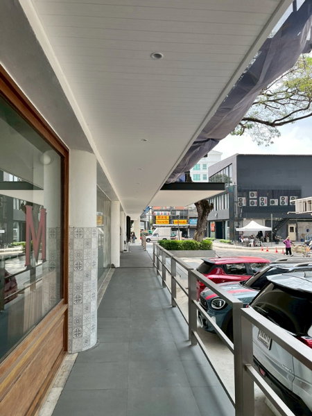 รูป พื้นที่ให้เช่าในมอลล์ขนาดเล็ก ติดถนนเอกมัยตอนกลาง เริ่มต้น 24 ตรม. - รูปที่ 6/13