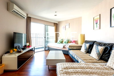 Condos for sale :  2 Beds with Bathtub High Fl. 30+  City view Fully furnished Good Location Close To  MRT Phra Ram 9  @ Belle Grand Rama 9 