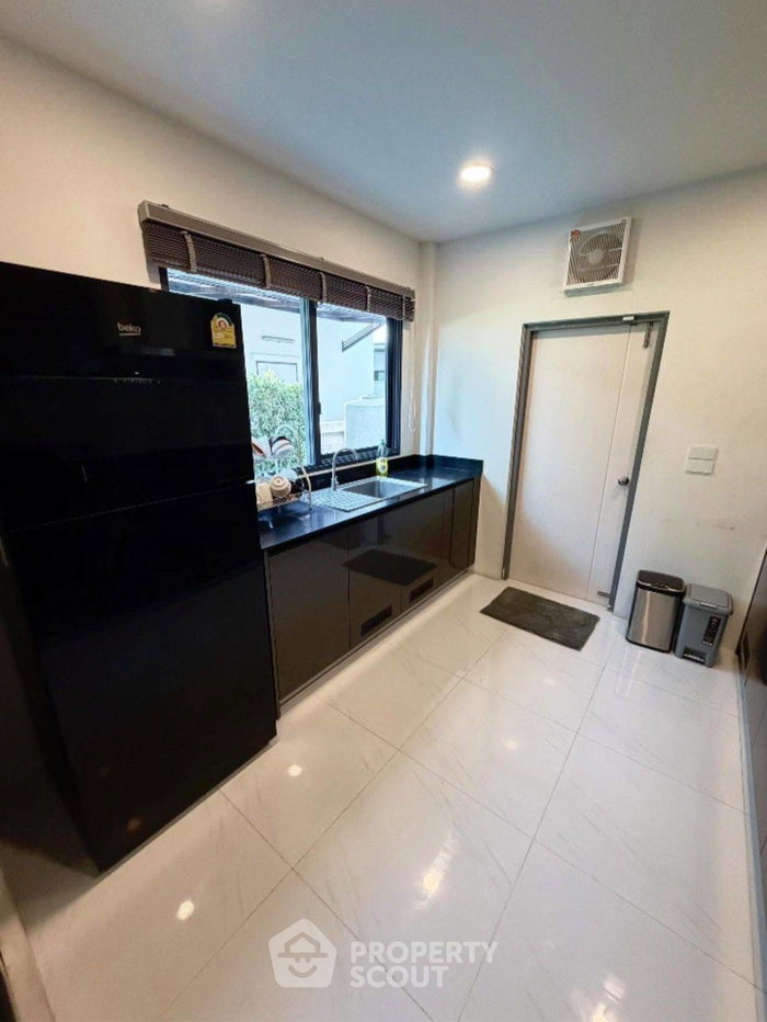 รูป บ้าน 6-ห้องนอน ที่ เดอะ ซิตี้ บางนา ใน บางแก้ว (ID 2937171) - รูปที่ 29/32