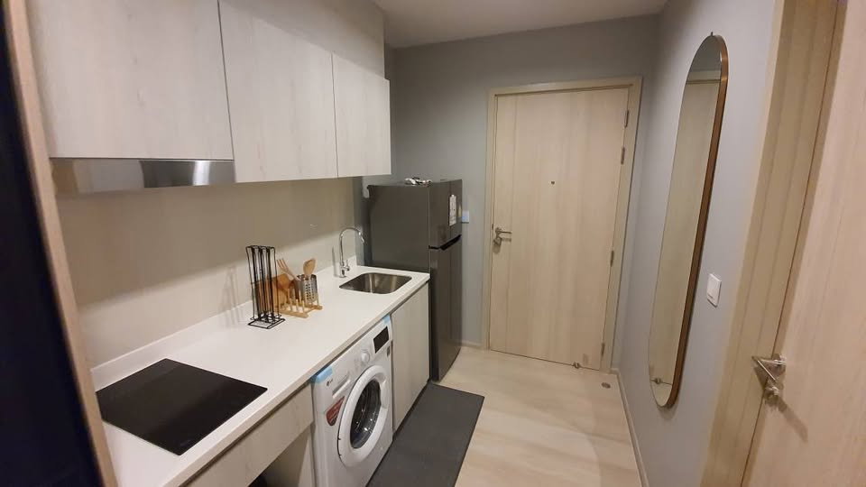 picture R502 /High-Floor Unblocked Central Embassy View Studio for Rent: Life One Wireless - 10/13