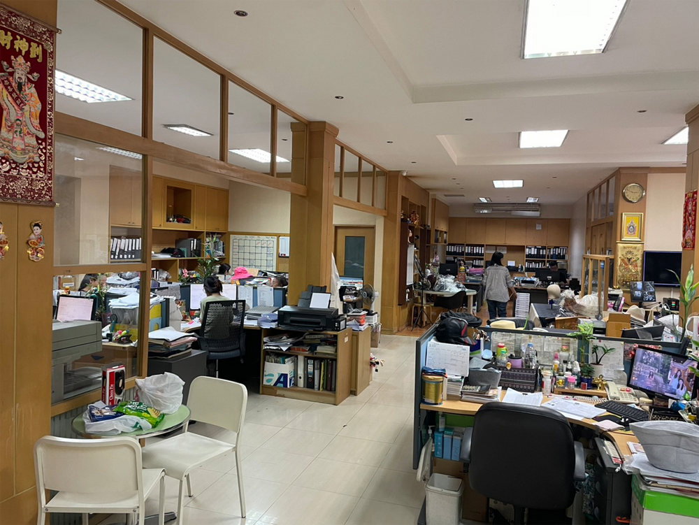 รูป Call : 081-621-8899 ให้เช่า โรงงานพร้อมสำนักงาน เพชรเกษม 69 ถนนเลียบคลองภาษีเจริญฝั่งเหนือ บางบอน 3 หนองแขม พื้นที่สีเหลือง มีใบ รง.4 จอดรถได้หลายคัน - รูปที่ 9/12
