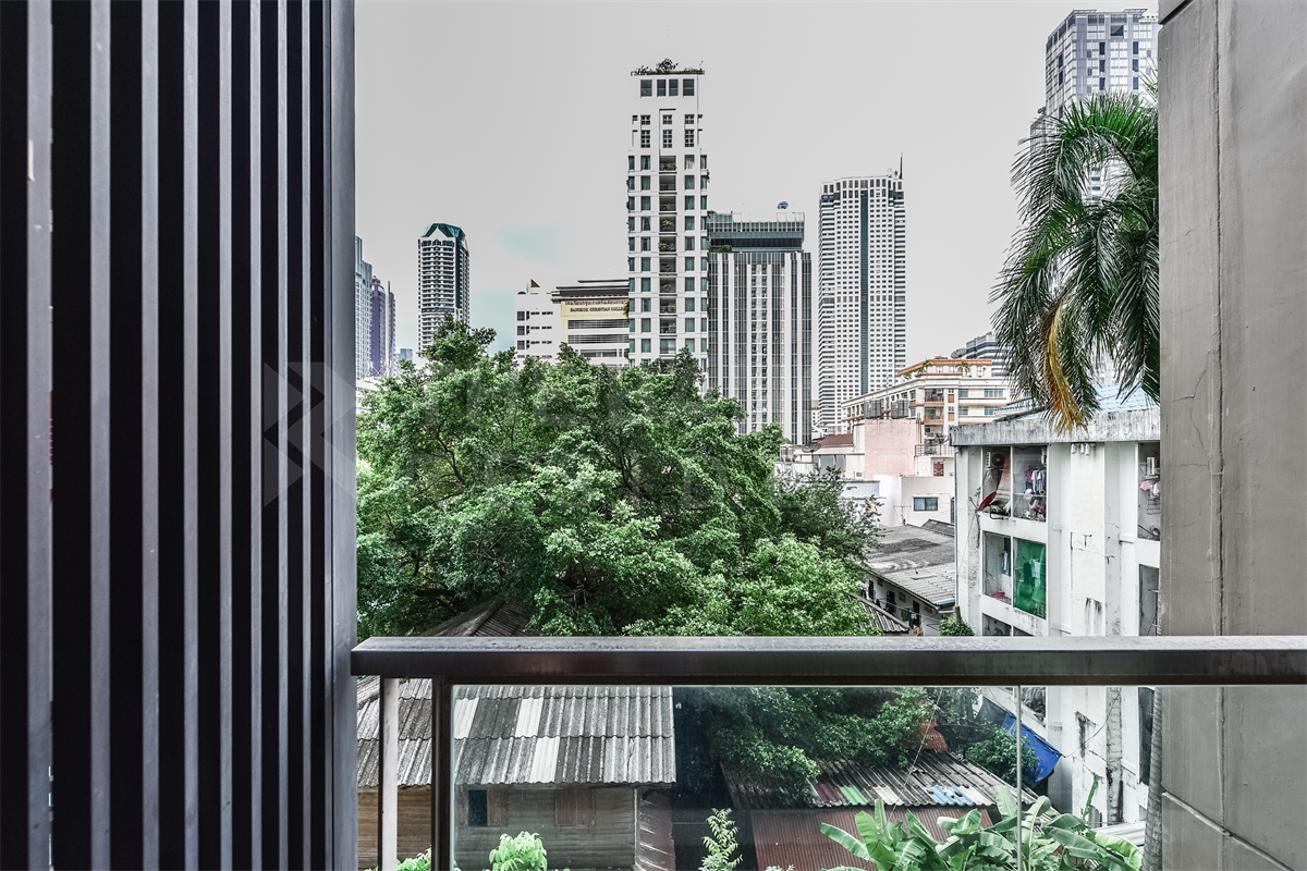 picture The Address Sathorn 12 Comfortable and Ready to Move-in near BTS Saint Louis - 1/10