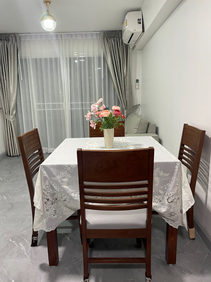 picture Condo for RENT : Thonglo Tower   𝐒𝐢𝐳𝐞 : 49 sqm.  𝐓𝐲𝐩𝐞 : 2 Bed 1 Bath / Unblocked view / Balcony  𝐅𝐥𝐨𝐨𝐫 : 11th  Building :  A   - 5/15