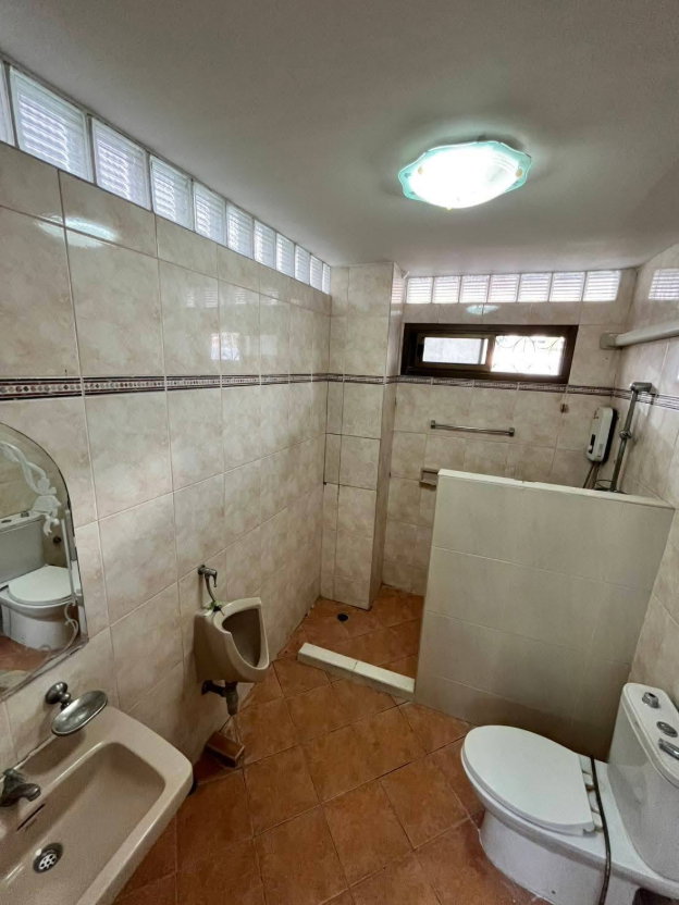 picture WS7545 🏢✨ For Rent: Standalone office building near MRT Rama 9, only 150,000 THB/month. - 9/27
