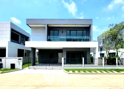 Houses for sale : 4-BR House at Centro Bangna in Bang Kaeo (ID 2940134)