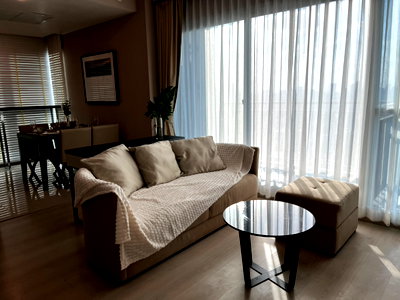 Condos for sale : For Sell Life Ratchadaphisek very beautiful room, good price, fully furnished, high floor, city view DS3152 | Line @dstay