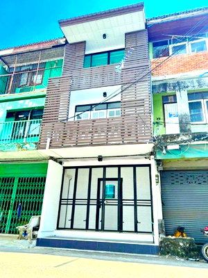 เช่าอาคารพาณิชย์ วิทยาลัยพณิชยการบางนา : ใกล้ BTSบางจาก 460ม. AIRBNB รร.นานาชาติเวลล์ส อ่อนนุช 600 ม. อาคาร 3ชั้น 5นอน 18 ตร.ว.208 ตร.ม.