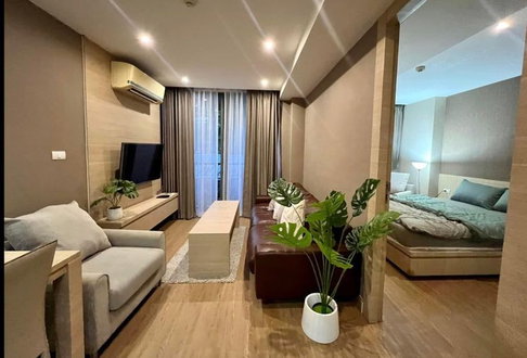 A038800 Klass Silom