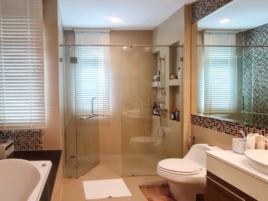 รูป ขายบ้านหรู 3 ชั้น แกรนด์ บางกอก บูเลอวาร์ด รัชดา–รามอินทรา 2 เนื้อที่ 95 ตร.ว. 5 นอน 6 น้ำ เฟอร์นำเข้า ใกล้รถไฟฟ้าสายสีชมพู - รูปที่ 45/92