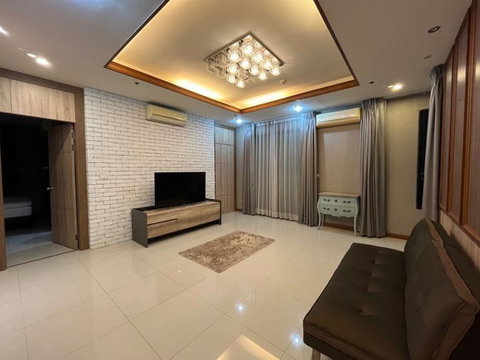 A037844 Villa Asoke