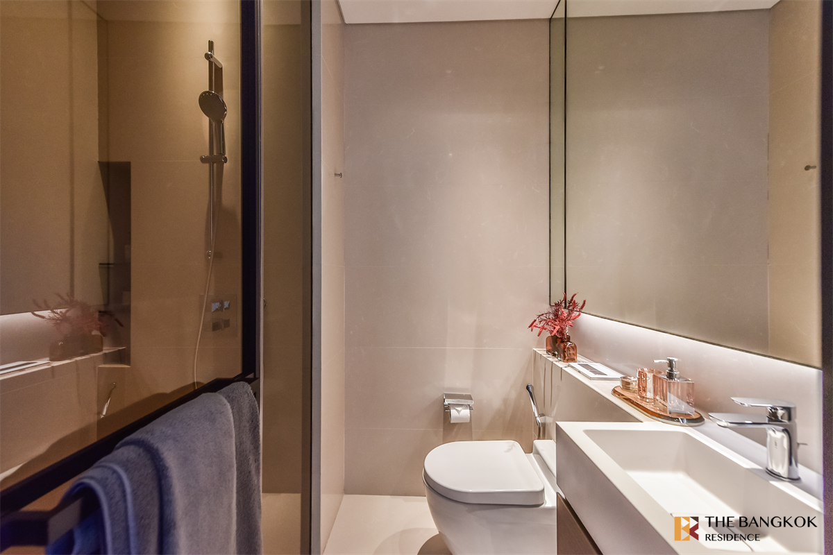 picture Luxury Condo in Central City Location Banyan Tree Residence Riverside Bangkok - 7/10