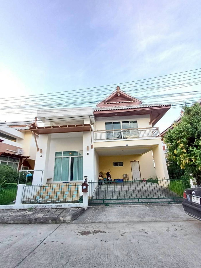 รูป  บ้านในหมู่บ้านเงียบสงบมือสองสภาพใหม่หลังใหญ่   ใกล้โรงเรียนนานาชาติ  #CSS101893  - รูปที่ 1/11