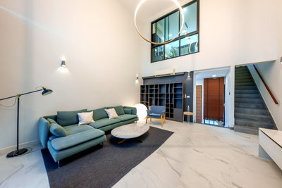 เช่าโฮมออฟฟิศ วิทยาลัยพยาบาลบรมราชชนนีศรีธัญญา : (ปล่อยเช่า) Townhome 3.5 ชั้น บ้านหลังมุม ตกแต่งสวยด้วยเฟอร์นิเจอร์นำเข้าและหินอ่อนแท้  📍ซอยเสริมสุข ประชาชื่น — ใกล้ทางด่วนและรถไฟฟ้า