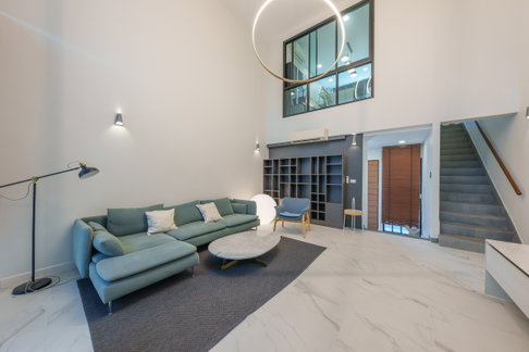 (ปล่อยเช่า) Townhome 3.5 ชั้น บ้านหลังมุม ตกแต่งสวยด้วยเฟอร์นิเจอร์นำเข้าและหินอ่อนแท้ 📍ซอยเสริมสุข ประชาชื่น — ใกล้ทางด่วนและรถไฟฟ้า