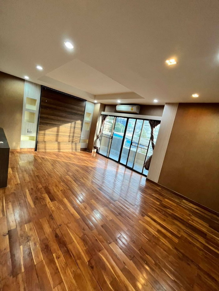 รูป 🏢✨ ให้เช่าอาคาร Stand Alone Office — รัชดาภิเษก 3 อาคารขนาดใหญ่ เหมาะทำสำนักงาน บริษัท คลินิก หรือพักอาศัยพร้อมทำงาน - รูปที่ 4/15