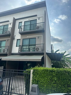 รูปภาพ ME2500156 Townhome For Rent Baan Klang Muang Srinakarin Onnut