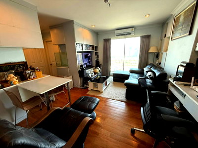 Condos for sale Huai Khwang : ✅ Large condo for sale, fully furnished. There is a shuttle van to MRT & Central Rama 9 ✅ Lumpini Place Rama IX - Ratchada
