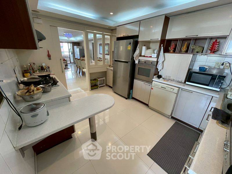 picture 3-BR Condo at Liberty Park Condominium near MRT Sukhumvit (ID 2783064) - 13/16