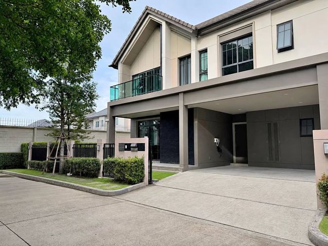 ให้เช่า บ้านเดี่ยวหรู Boulevard Sathorn–Pinklao 2 บ้านแปลงมุม “หน้าสวน” บรรยากาศดีมาก 