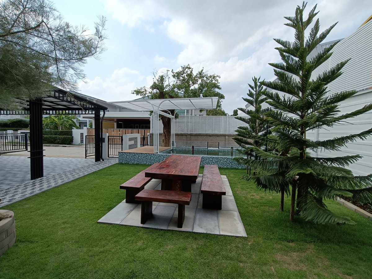 รูป Habitia Motif  ฮาบิเทีย โมทิฟ บ้านเดี่ยวหลังใหญ่ กว้างมาก แต่งใหม่ มีสระว่ายน้ำ เฟอร์นิเจอร์สวยพร้อมอยู่ - รูปที่ 6/35