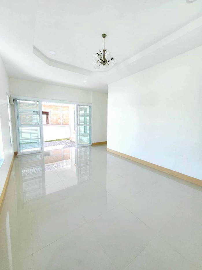 รูป บ้านสร้างใหม่ทรงปั้นหยา บ้านนอกโครงการทำเลชานเมือง ทำเลเด่นใกล้โรงเรียนนานาชาติ #CHD101810 - รูปที่ 15/16