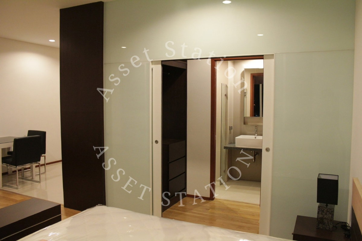 picture 🏡 Spacious Condo for Rent at Villa Sathorn Fully Equipped - 4/6