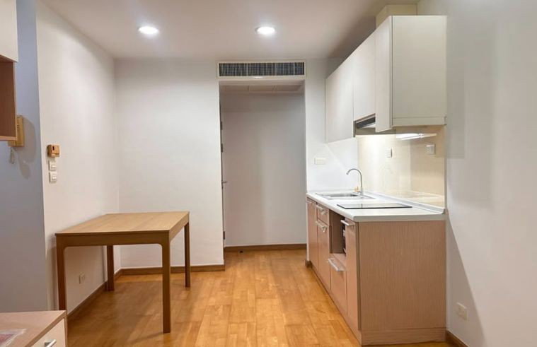 picture A037933 Residence 52 - 2/8