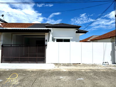Twin houses for sale Muang Phuket Phuket : Phuket Villa Suanluang (Corner Unit) – Newly renovated single-storey semi-detached house, Phuket town near Suan Luang Park
