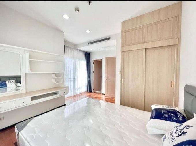 picture A038077 Noble Ora Thonglor - 8/8