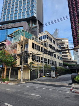 ให้เช่าอาคารพาณิชย์ 2 ชั้น หลังมุม ติดถนนพระราม 4 ทำเลค้าขาย เดินทางสะดวก ใกล้โรงแรม So Bangkok