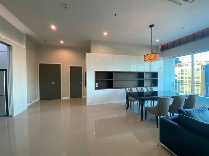 picture A038410 Circle Condominium - 3/8