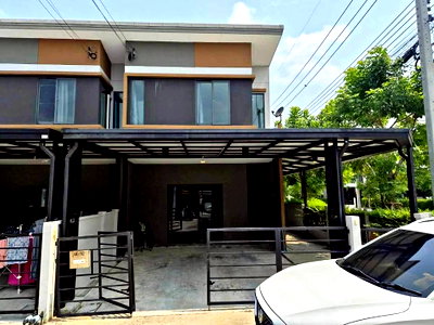 Townhouses for rent Lam Luk Ka : R3034​ Townhome For Rent Pleno Town Lumlukka Klong 5