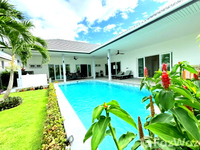 Houses for sale Hua Hin Prachaubkirikhan : Modern 3 Bed, 3 Bath Pool Villa with Outdoor Kitchen 5664510