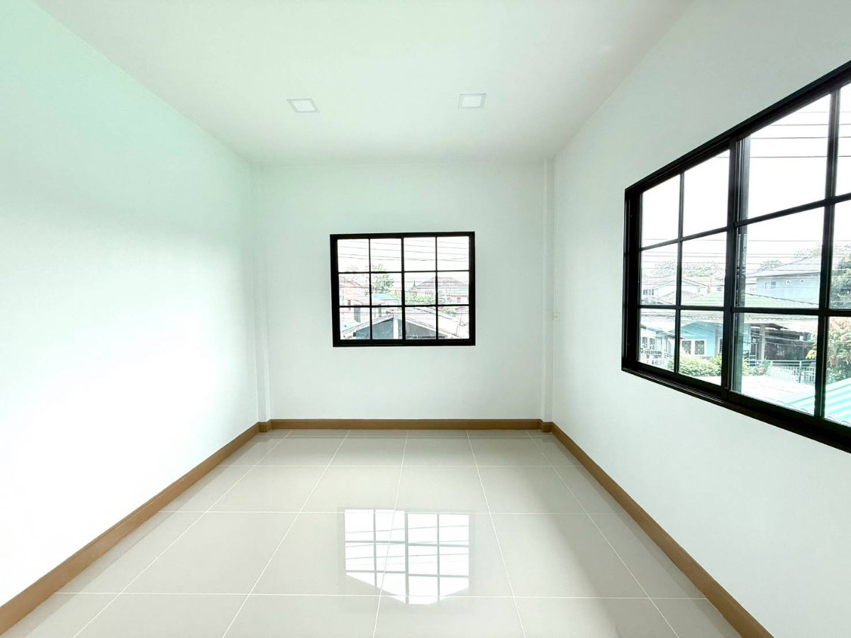 รูป  ขายบ้านเดี่ยว 2 ชั้น 45 ตร.วา  ม.ทหารกองหนุน รามอินทรา109 ซ.พระยาสุเรนท์28    5ห้องนอน 3ห้องน้ำ - รูปที่ 12/20