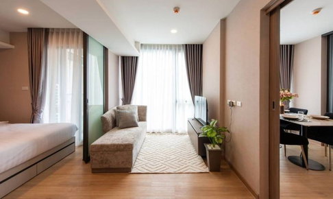 A038605 LLOYD Soonvijai - Thonglor