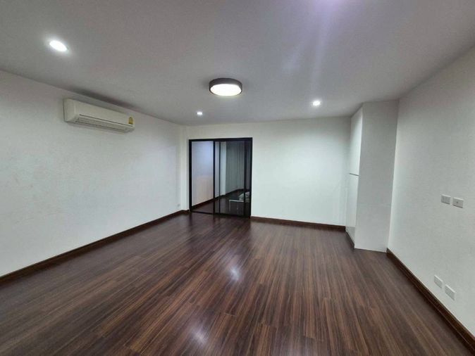 ให้เช่าโฮมออฟฟิศ 3 ห้องนอน 280 ตร.ม. 25 ตร.ว. เขตพญาไท