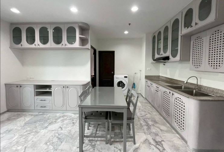 picture A038035 Sathorn House - 2/8