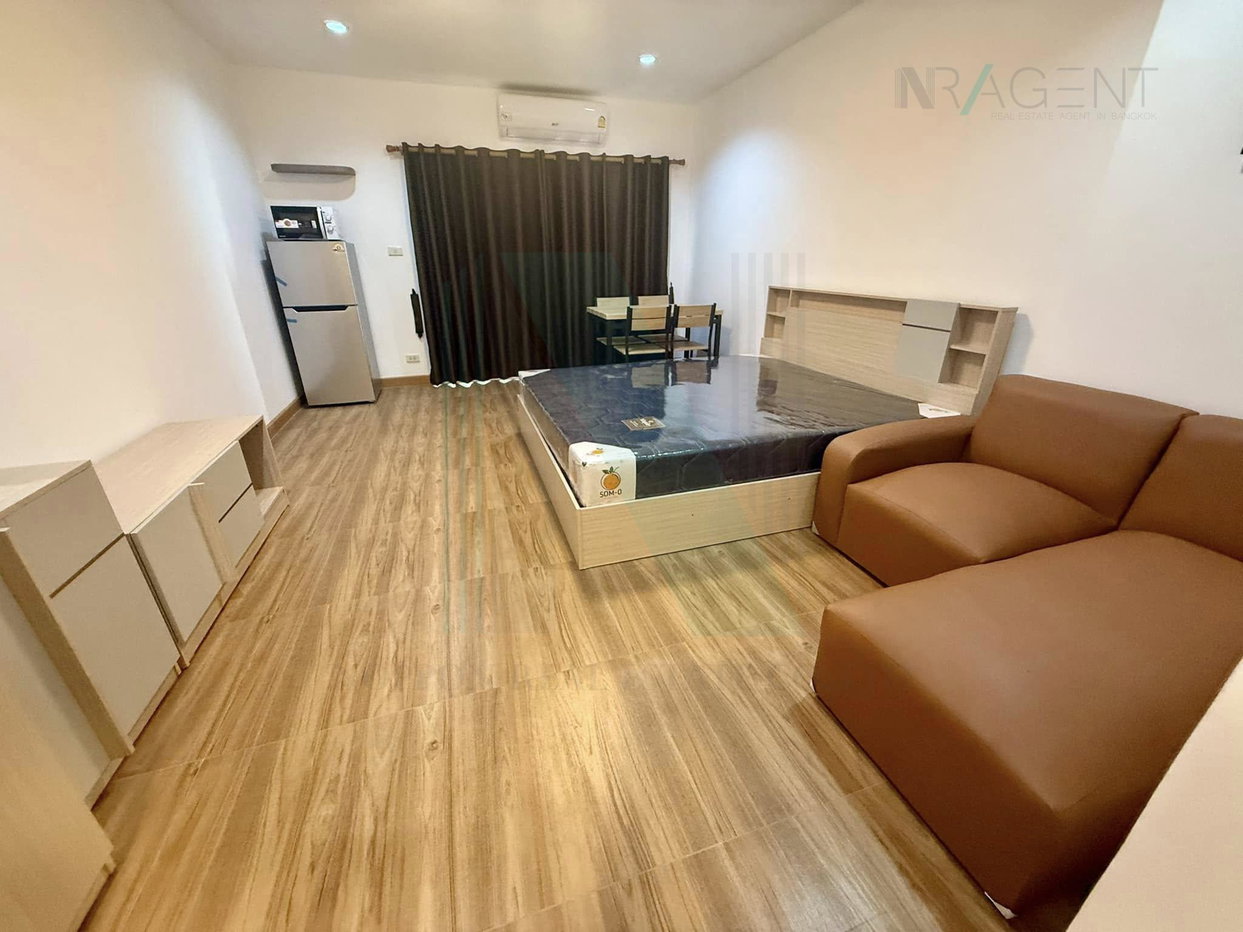 picture 📌 For Rent Condo COUNTRY COMPLEX Building 1, Floor 11,Studio, Room size 38 sqm - 3/8