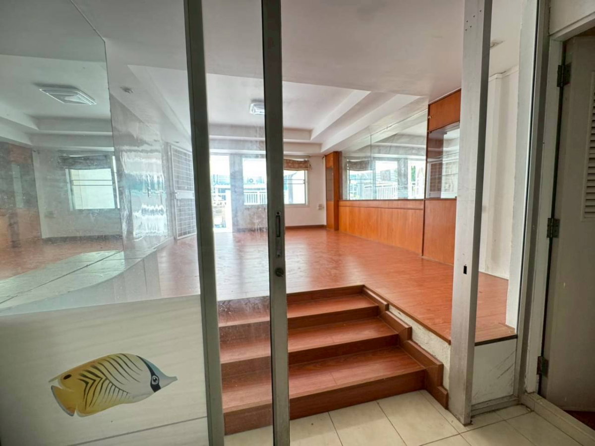 รูป ขายบ้านทาวน์เฮ้าส์ 2 ชั้น หมู่บ้านคอลเลจทาวน์ ซอยรามคำแหง 24 รีโนเวทใหม่เรียบร้อย (N.2033) - รูปที่ 3/17
