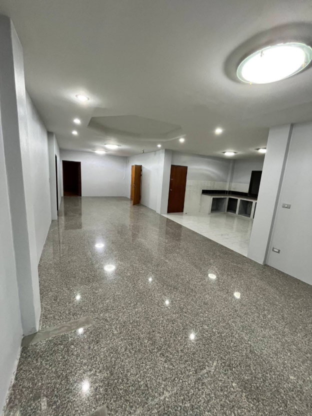 picture WS7545 🏢✨ For Rent: Standalone office building near MRT Rama 9, only 150,000 THB/month. - 16/27