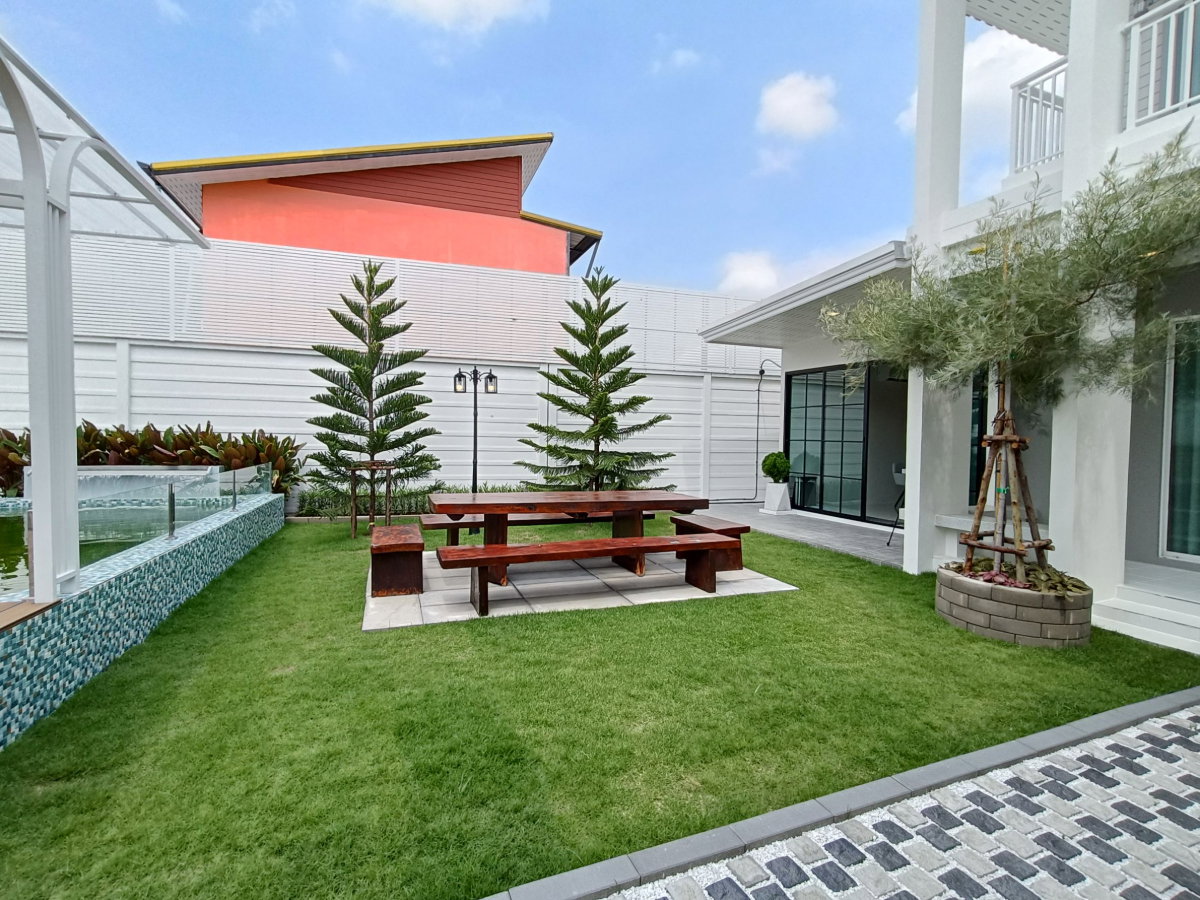 รูป Habitia Motif  ฮาบิเทีย โมทิฟ บ้านเดี่ยวหลังใหญ่ กว้างมาก แต่งใหม่ มีสระว่ายน้ำ เฟอร์นิเจอร์สวยพร้อมอยู่ - รูปที่ 5/35