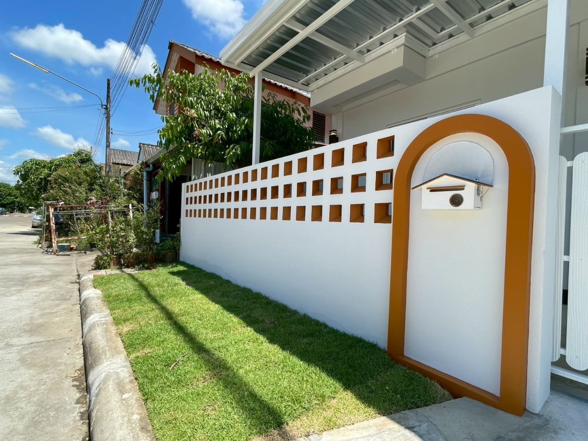 รูป ขายบ้านเดี่ยวสองชั้น  บ้านในหมู่บ้านเงียบสงบ     บ้านใกล้โรงเรียนนานาชาติ  #หางดง  ราคาเพียง  1.69  ล้านบาท   #CHD101817 - รูปที่ 2/16